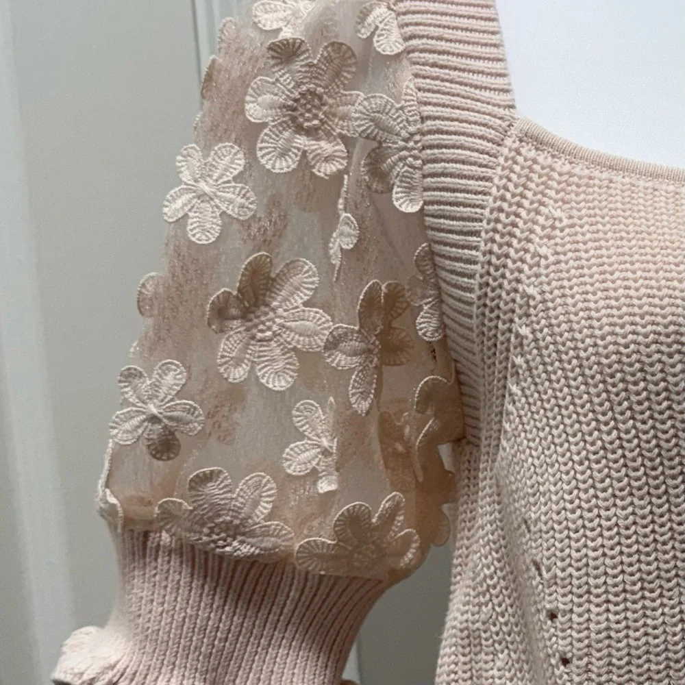 INDUSTRY REPUBLIC CLOTHING KNIT PUFF SLEEVE FLORAL APPLIQUÉ WOMEN’S SIZE: L - Picture 9 of 11